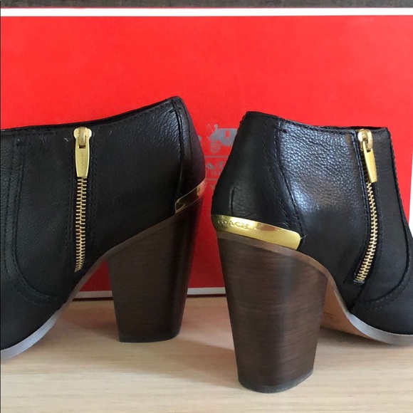COACH BLACK LEATHER BOOTS - Picture 4 of 5